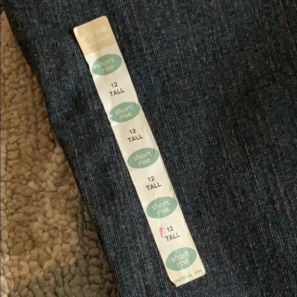 Wrangler Jeans - Picture 3 of 7